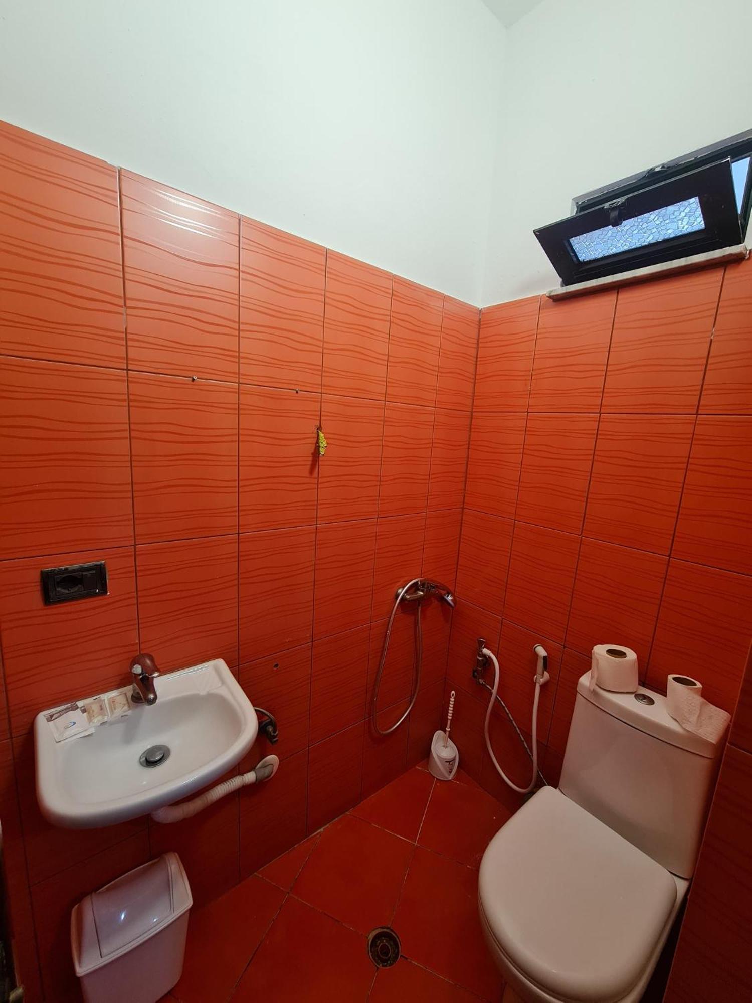 Hotel La Villa Тирана Экстерьер фото