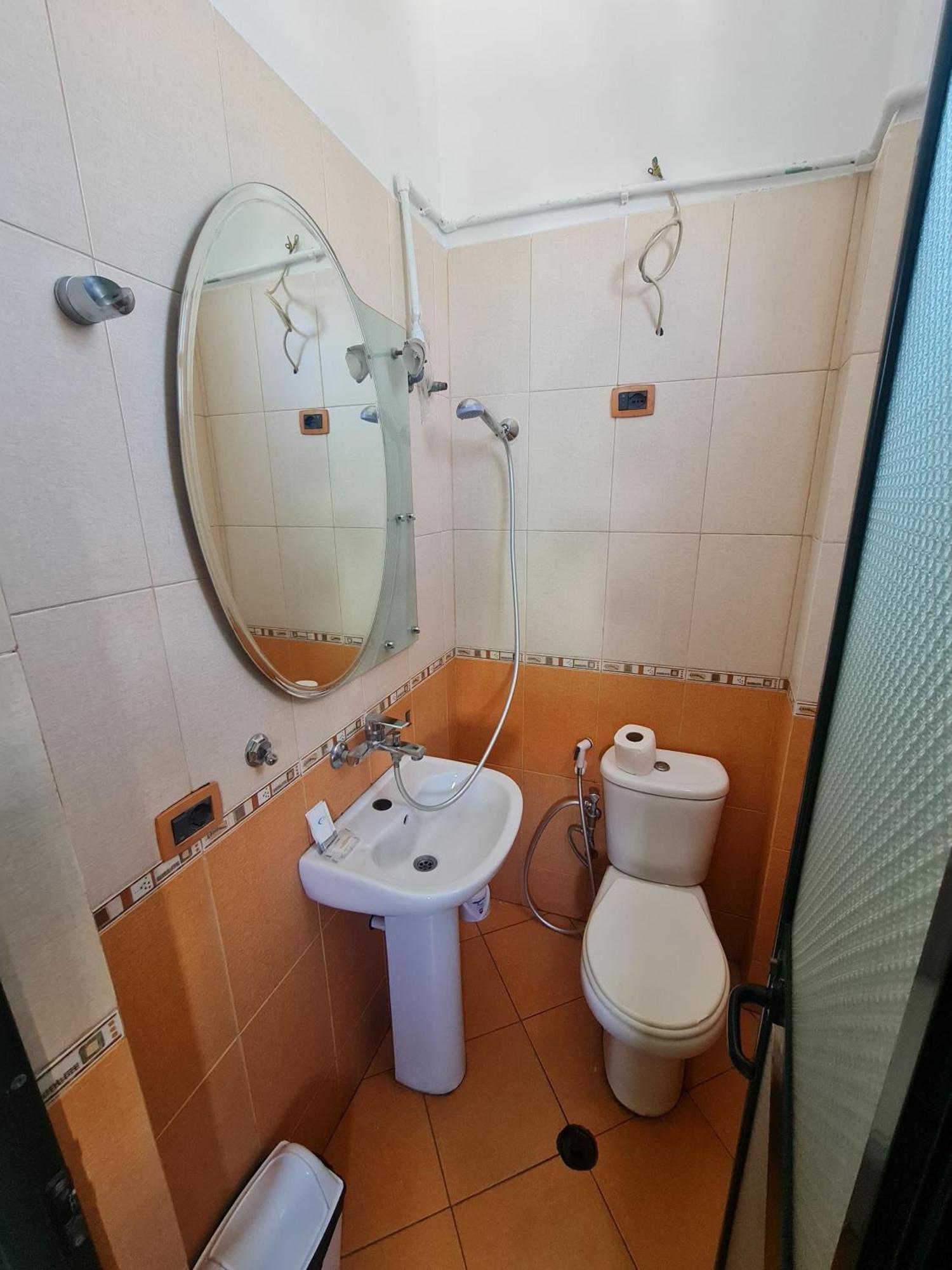 Hotel La Villa Тирана Экстерьер фото